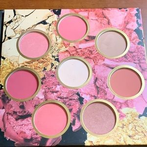 4/$15 Ellen Tracy blush/highlighter pale